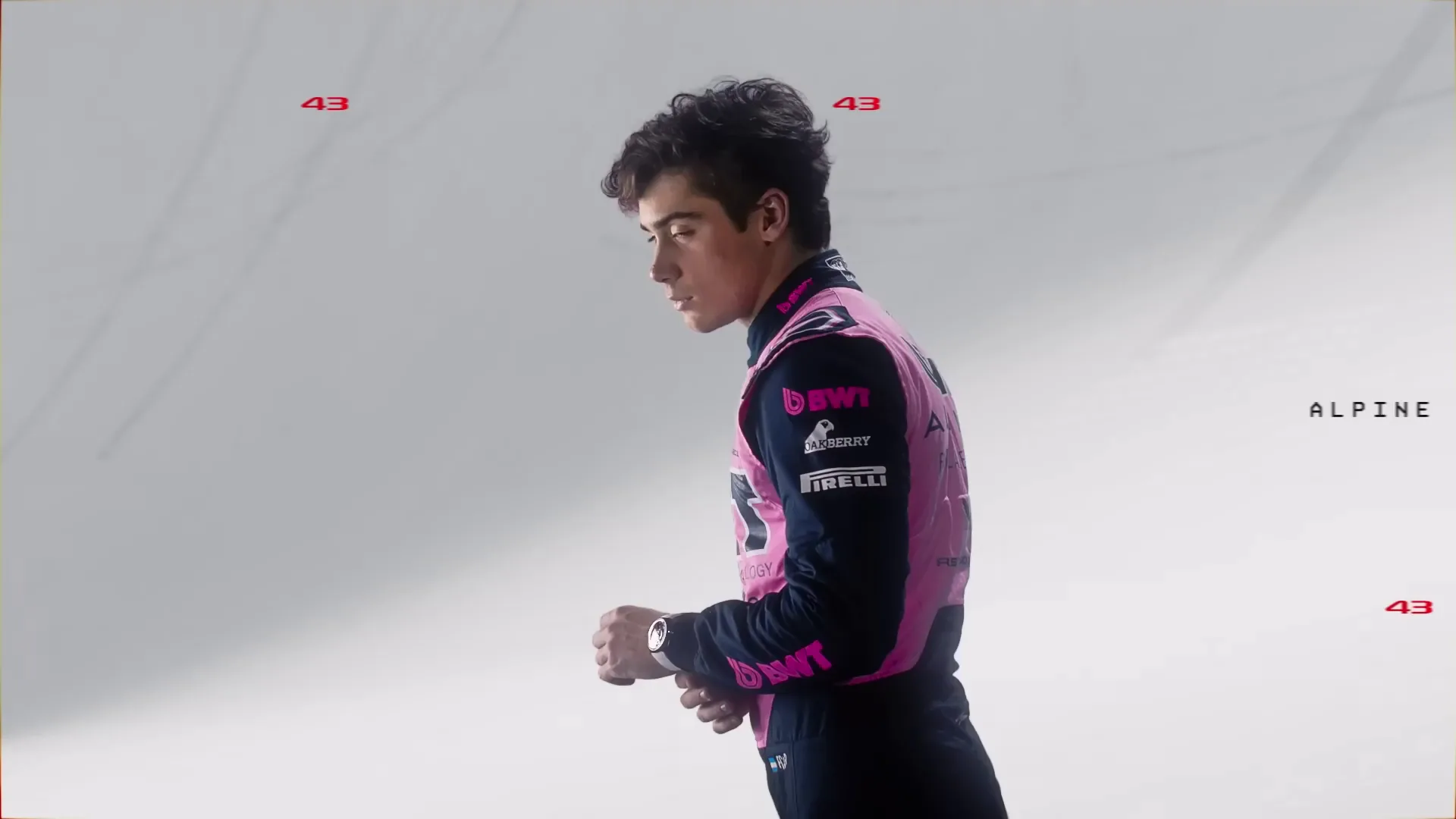 Franco Colapinto con su traje de Alpine en la presentación de la temporada.